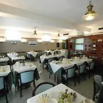 Crystal Hotel 4*