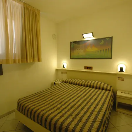 Crystal Hotel 4*
