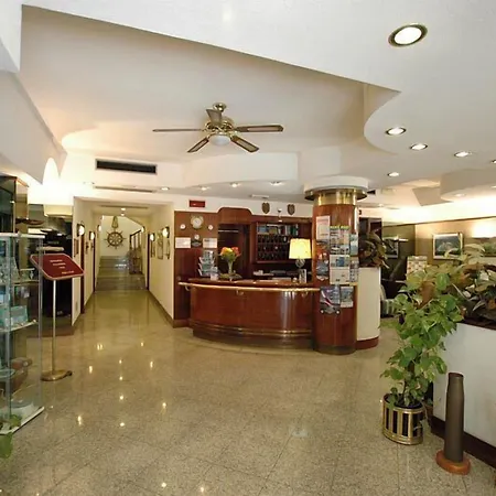 Crystal Otel