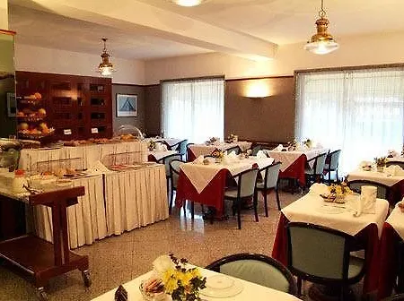 Hotel Crystal